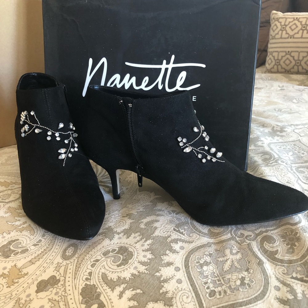 NIB Nanette Lapore gorgeous booties size 8!